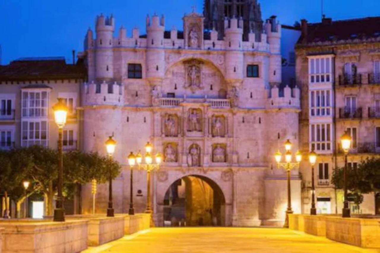 La Catedral Vut - Apt Para 4 Con Wifi En El Centro De Бургос Экстерьер фото